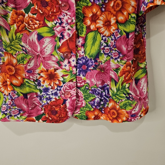 Classics Women's Vintage button-up printed blouse - Picture 3 of 5